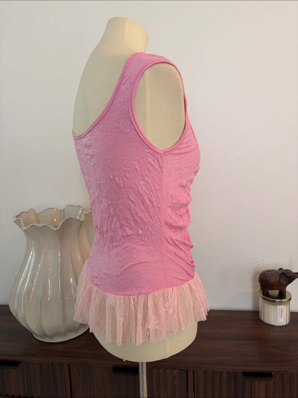 NWOT * TRUE LIGHT Pink Ruffle Lace Camisole Top - Picture 8 of 11
